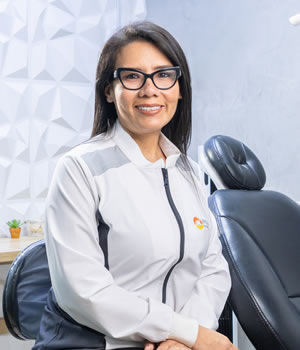 DRA. EVELYN